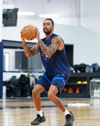 走势分析-独行侠新援拉塞尔投入训练，官方发布多图展现季前备战状态